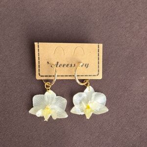Hand Crafted Gold and Cream Floral Earrings